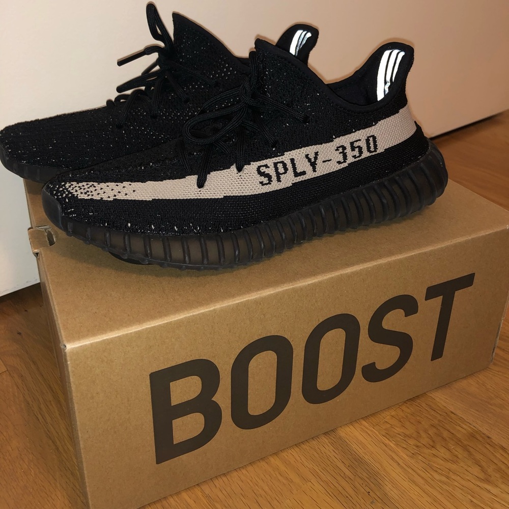 Oreo Yeezys core white/black size 7.5 US